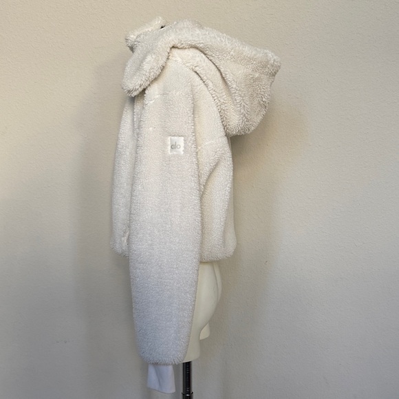 ALO Yoga Cream Teddy Jacket - Plush Sherpa Bomber - Picture 9 of 14